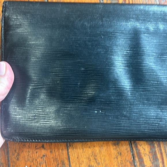 Epi Pochette Sellier Dragonne Clutch Black - Picture 8 of 12